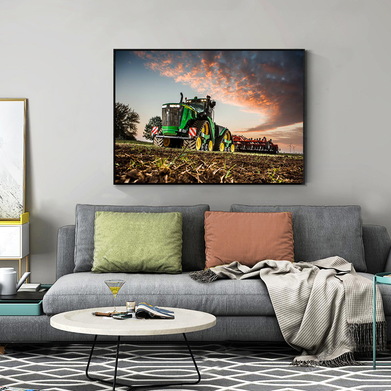 Moderne Film Traktor Bauernhof – Heavy Equipment Background Bewertung und Preis